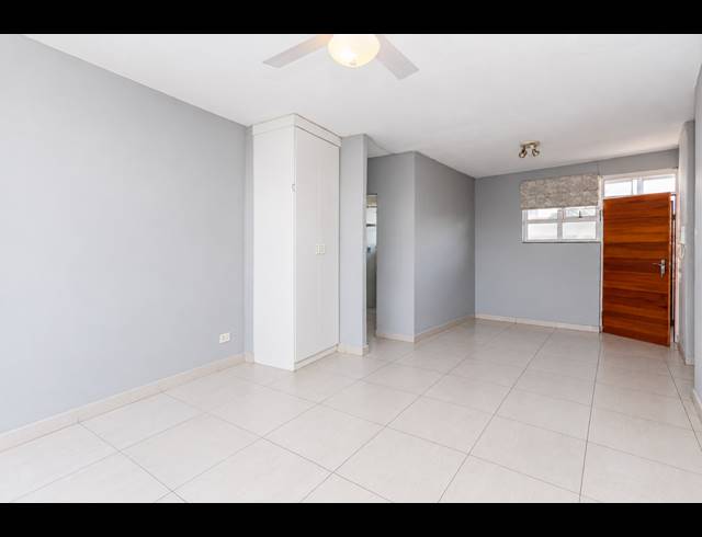 1 BEDROOM APARTMENT FOR SALE IN ESSENWOOD